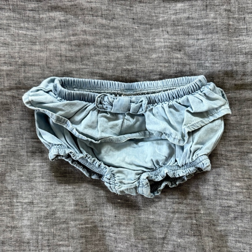 Cat & Jack light denim ruffle bloomer shorts with bow, 0-3m